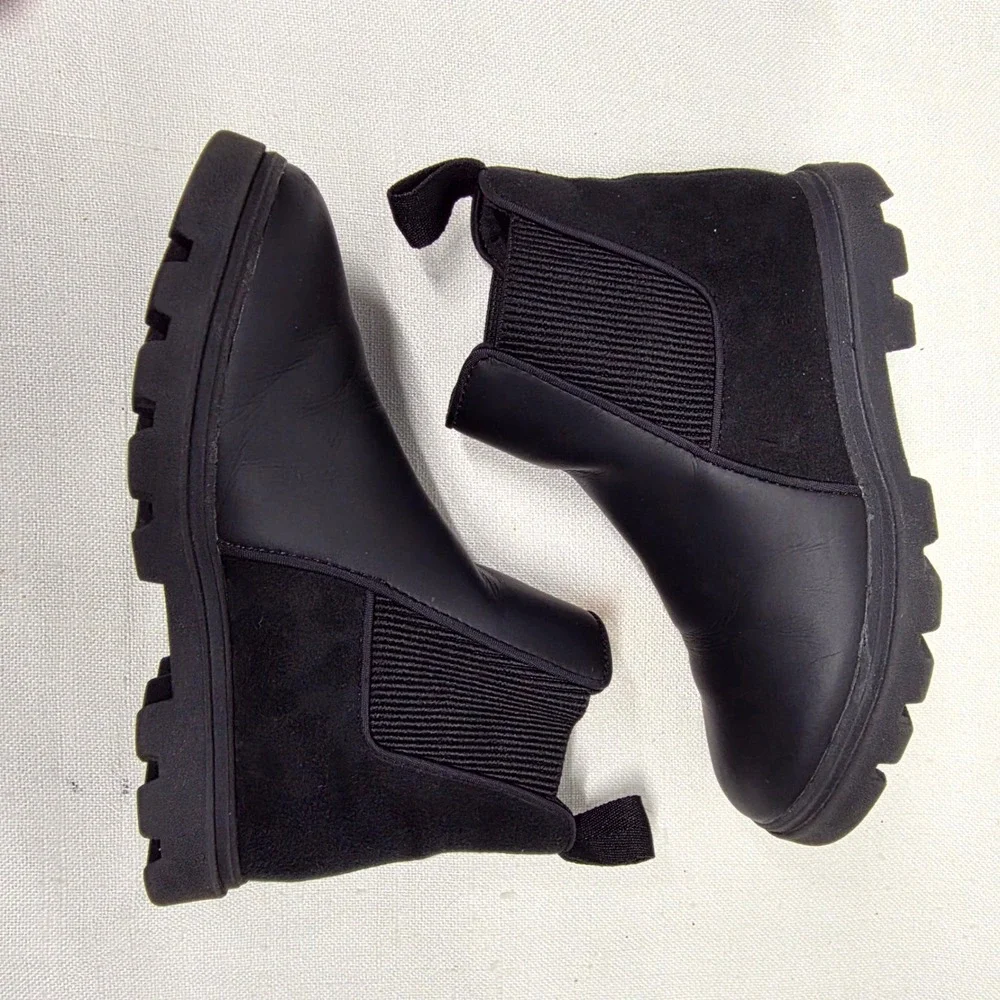 Native Kensington Treklite Boots Kids C13 Black Chelsea Slip On Lug Sole Rugged